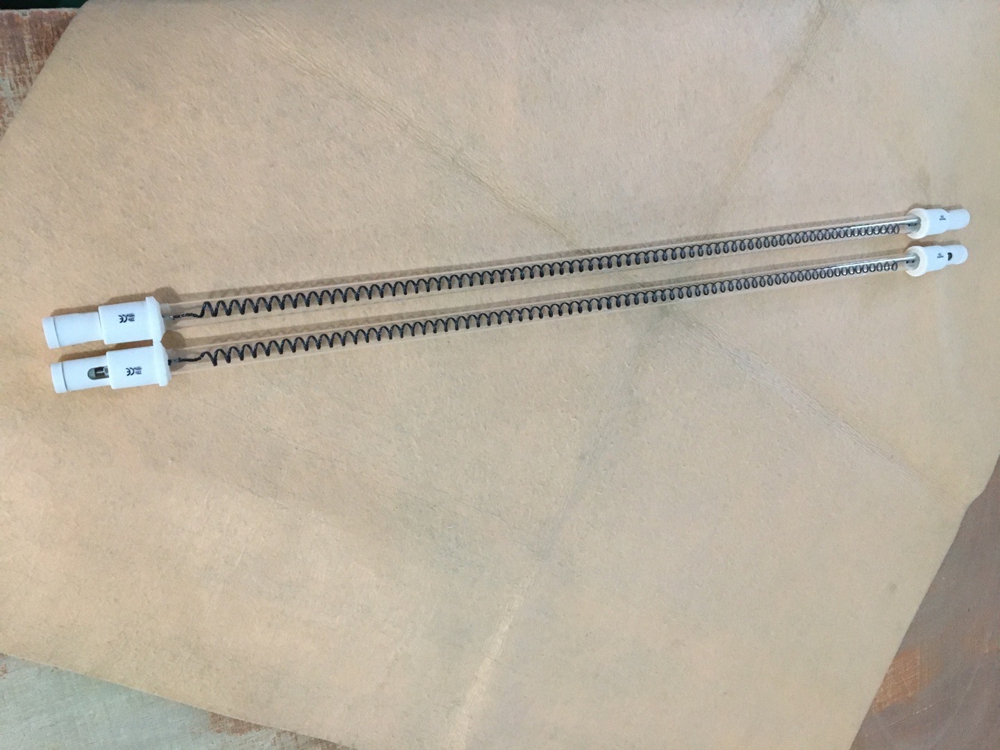 Infrared carbon fiber heat buld